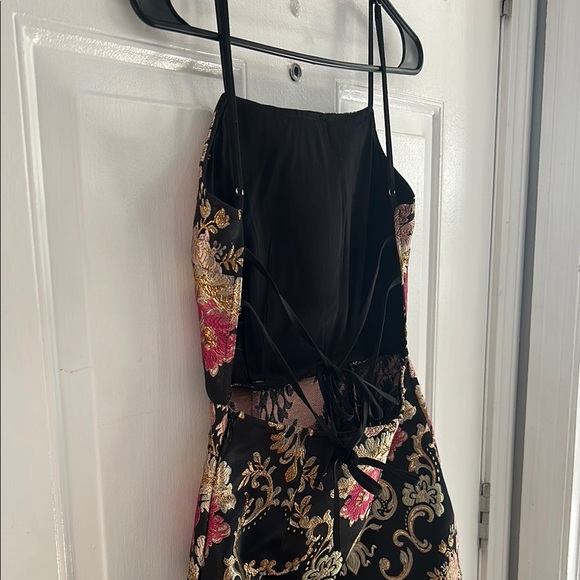 Urban Outfitters Black and Gold Floral Dress - Picture 4 of 7